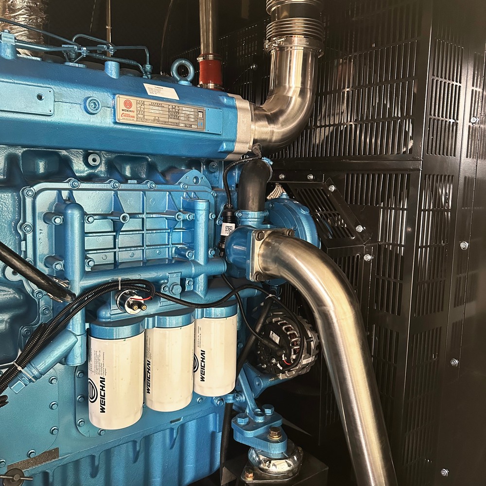 550kW / 688kVA 柴油發(fā)電機(jī)組