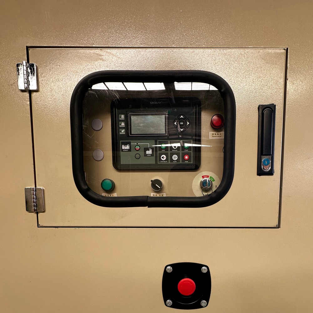 550kW / 688kVA 柴油發(fā)電機(jī)組