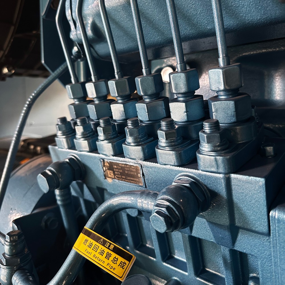 550kW / 688kVA 柴油發(fā)電機(jī)組